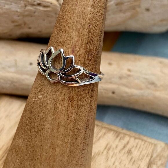 Sterling Silver Lotus Flower Toe Ring - Picture 2 of 5